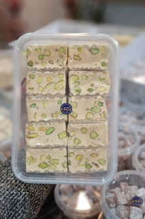 نوقای پسته ای ویژه با شیره انگور